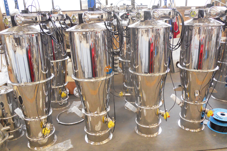 真空上料機(jī).png 真空上料機(jī).png